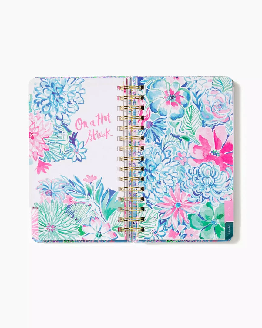 Lilly Pulitzer - Medium 17 Month Agenda (Blue Peri The Turtle Package) 5 Lilly Pulitzer - Medium 17 Month Agenda (Blue Peri The Turtle Package)