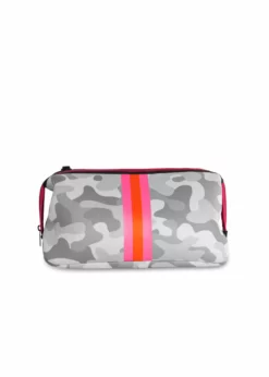 Haute Shore Kyle Toiletry Bag (Rise)