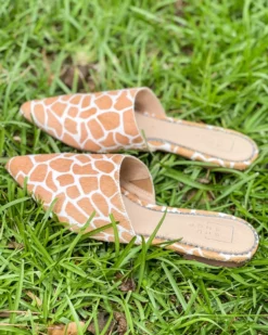 Shu Shop Agnetta Slide (Giraffe Print) Shoes