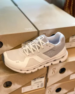 OnCloud Shoes Cloud Runner (White/Frost)